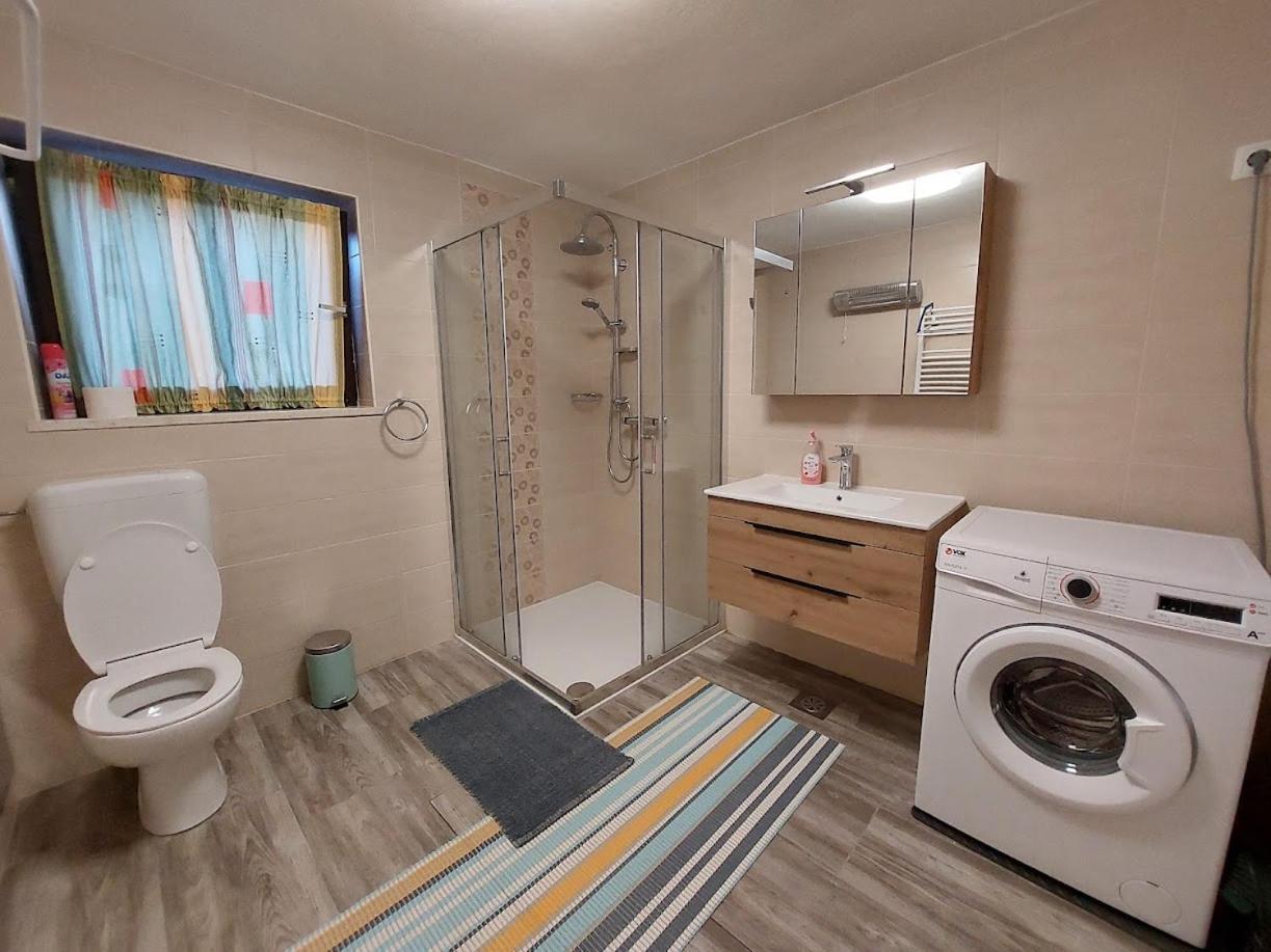 Apartma Zirovnik Apartment