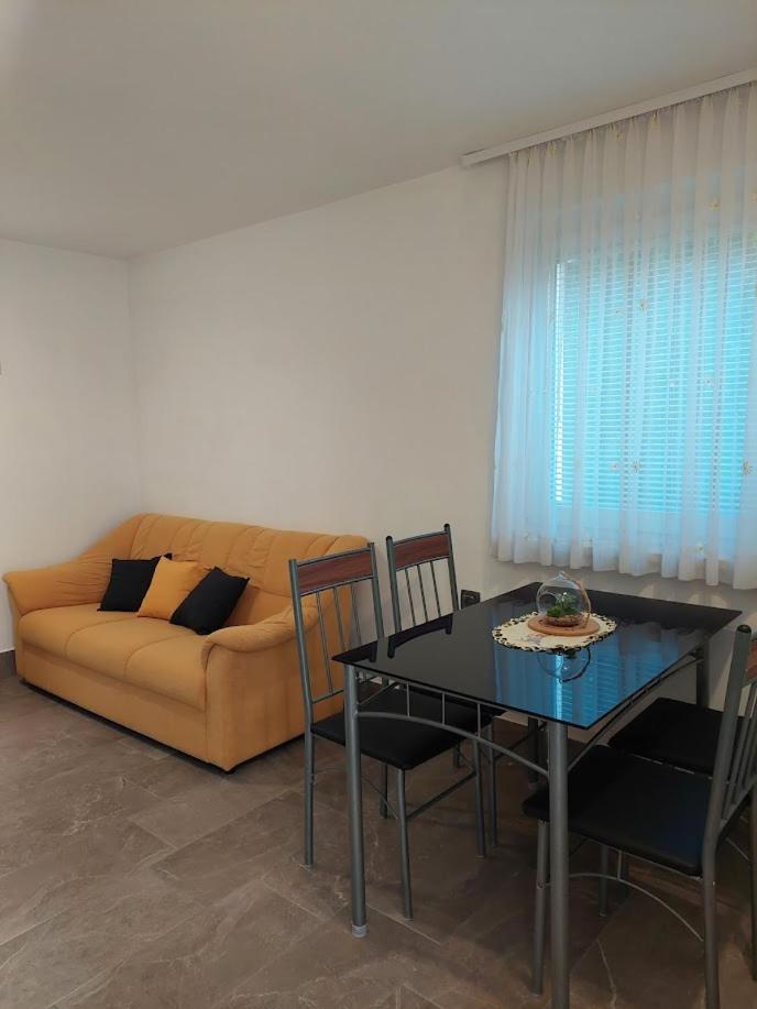 Apartment Apartma Zirovnik